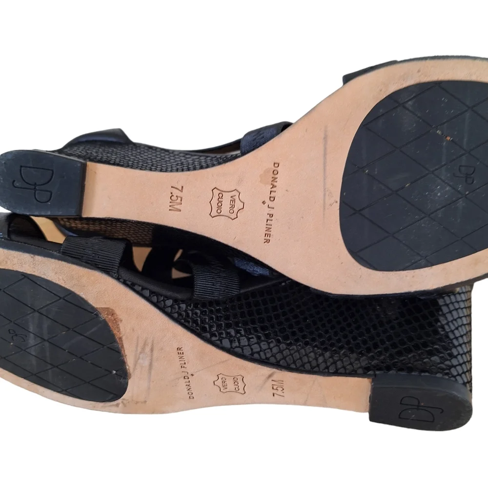 Donald J. Pilner Jemi Black Wedge Heel Criss Cross Sandals Pumps Heels sz 7.5M